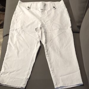 89th & Madison Women's Light Gray Capris